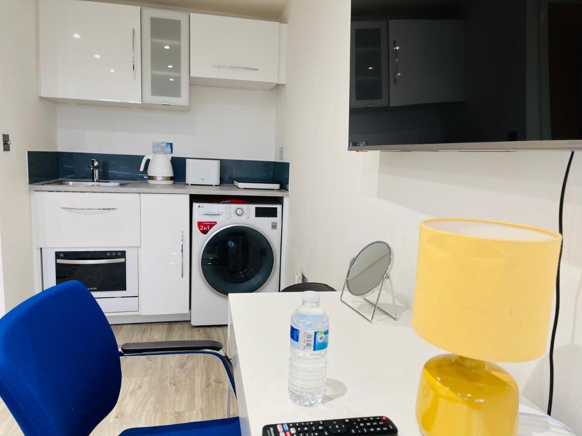 New Modern Studio Apartment, Parking, Netflix Kenilworth Exteriér fotografie