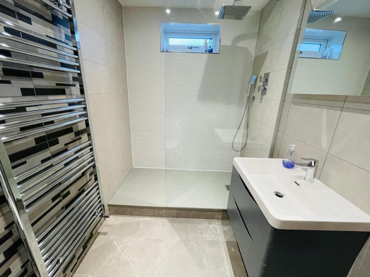 New Modern Studio Apartment, Parking, Netflix Kenilworth Exteriér fotografie
